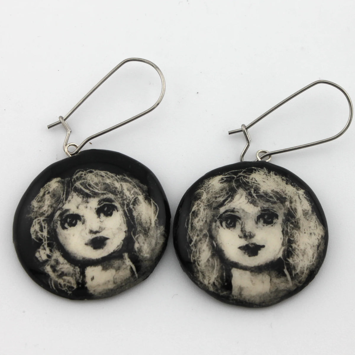 boucles d'oreilles puces