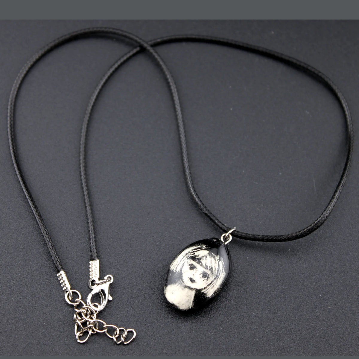 collier petite tête